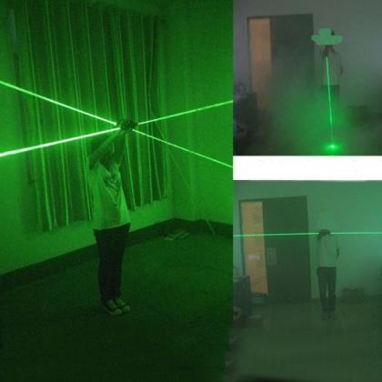 Épées laser dans différentes directions