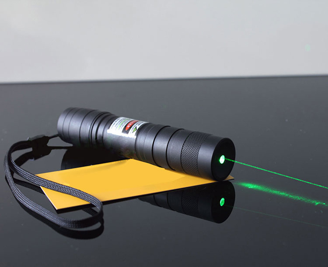 Pointeur laser Lampe torche 100mw puissant