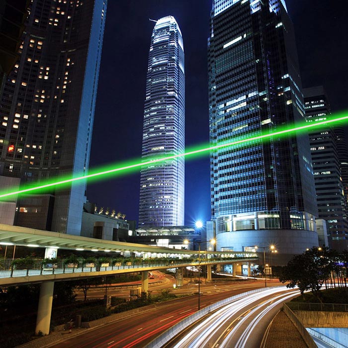 Laser traversant des immeubles de grande hauteur