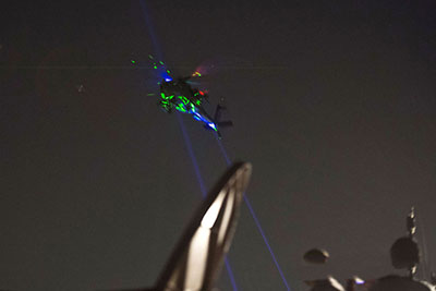 avion d'illumination de pointeur laser bleu